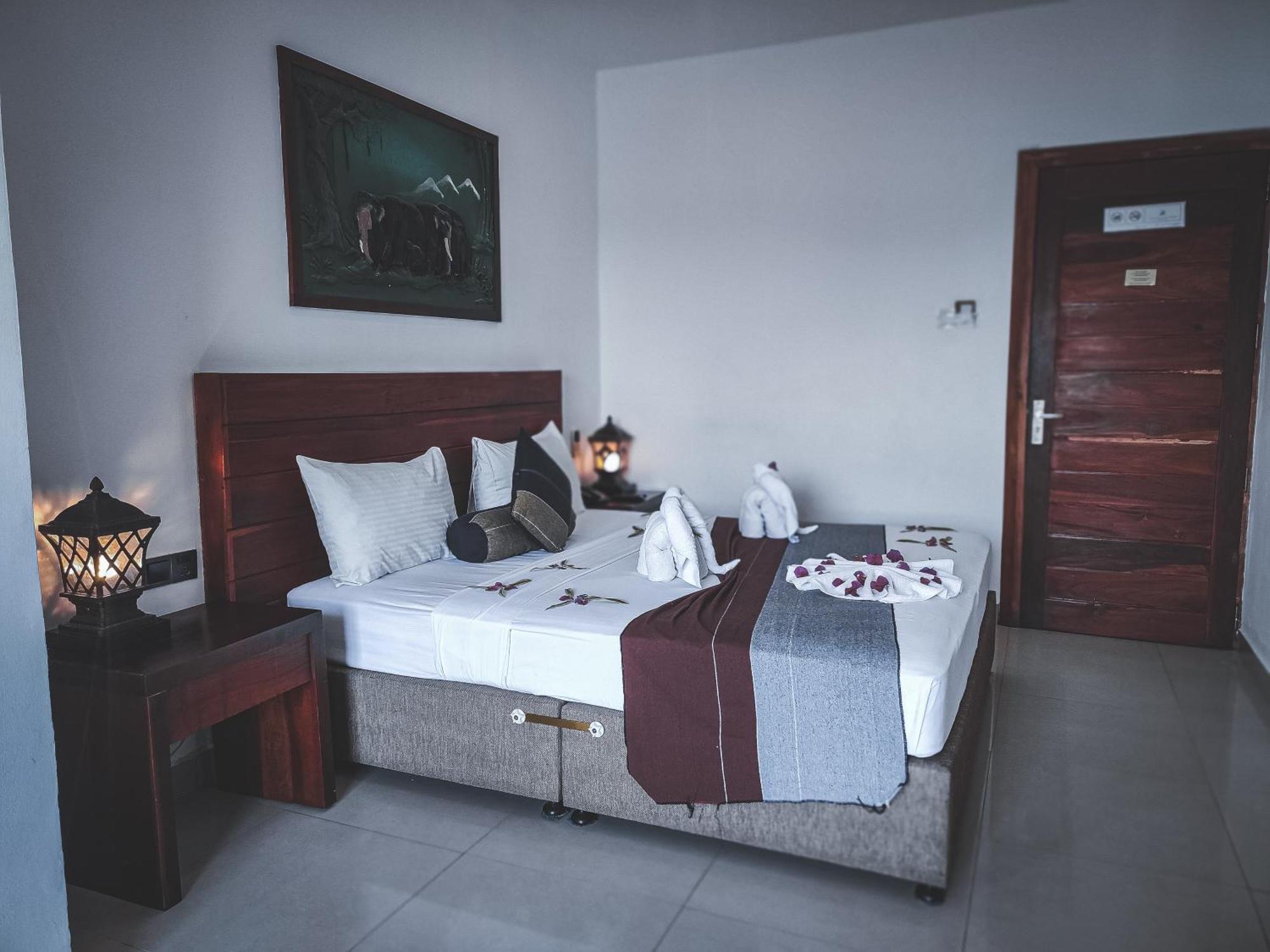 Hotel Elephant Park - New Deal! Half Off Airport Pickups Available Pinnawala  Eksteriør billede