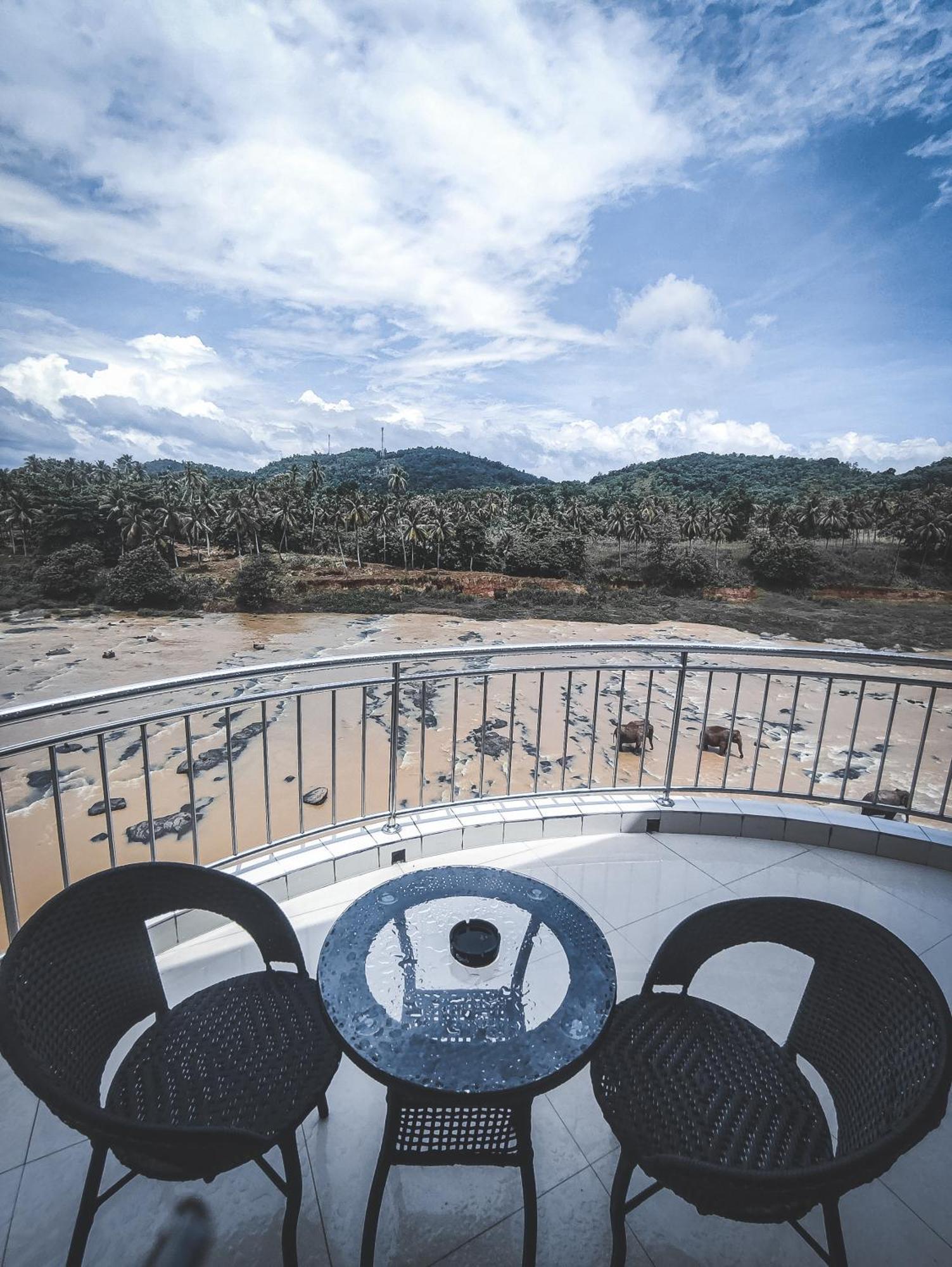 Hotel Elephant Park - New Deal! Half Off Airport Pickups Available Pinnawala  Eksteriør billede