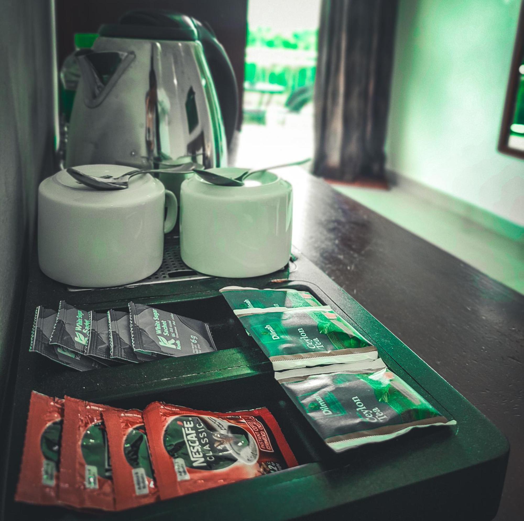 Hotel Elephant Park - New Deal! Half Off Airport Pickups Available Pinnawala  Eksteriør billede
